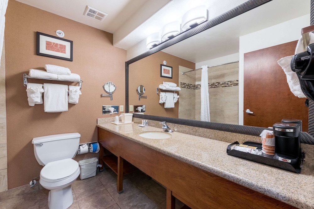 Comfort Suites At Evergreen Parkway 22/48