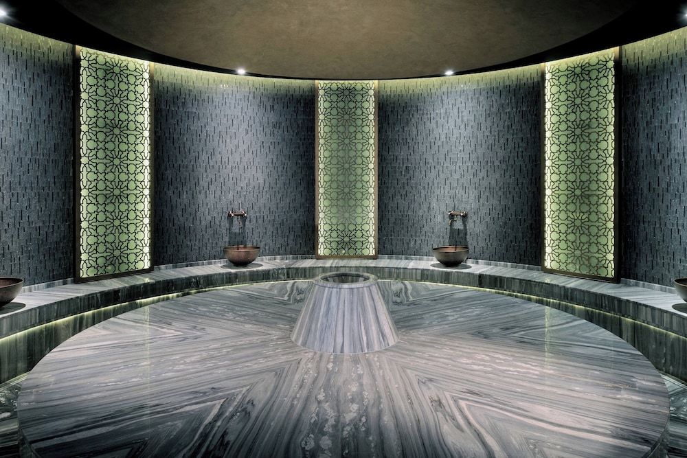 Swimming pool-spa