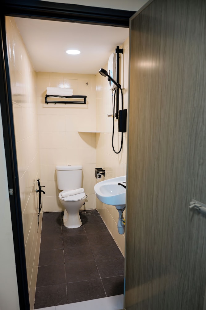 SMART HOTEL REKO SENTRAL KAJANG 44/46