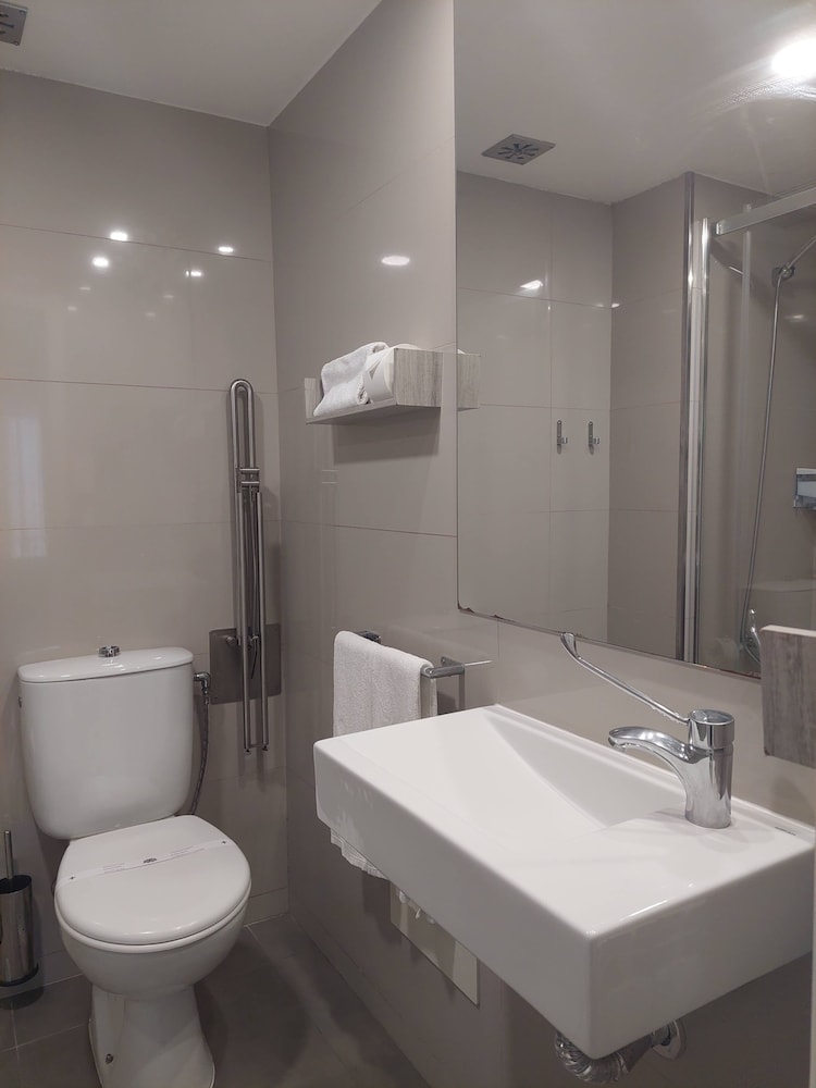 Costa Nova Hotel 48/50