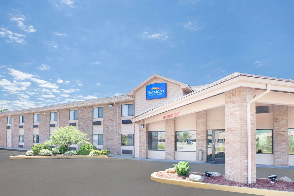Baymont By Wyndham Port Huron 1/26