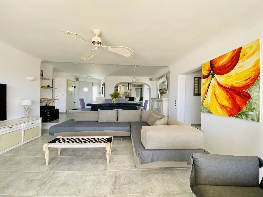 Flaskos Suites 10/50