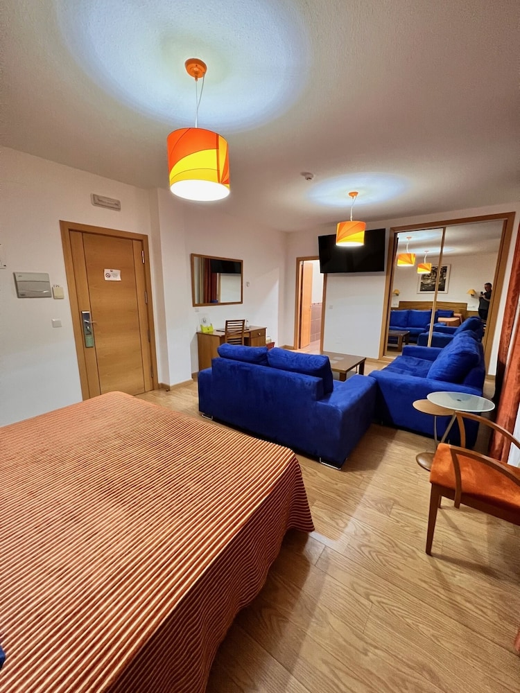 Hotel Las Tablas 7/25
