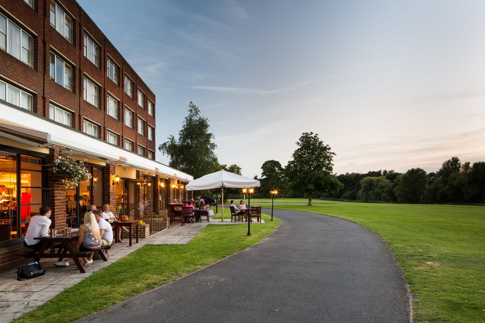 Mercure Maidstone Great Danes Hotel 67/75