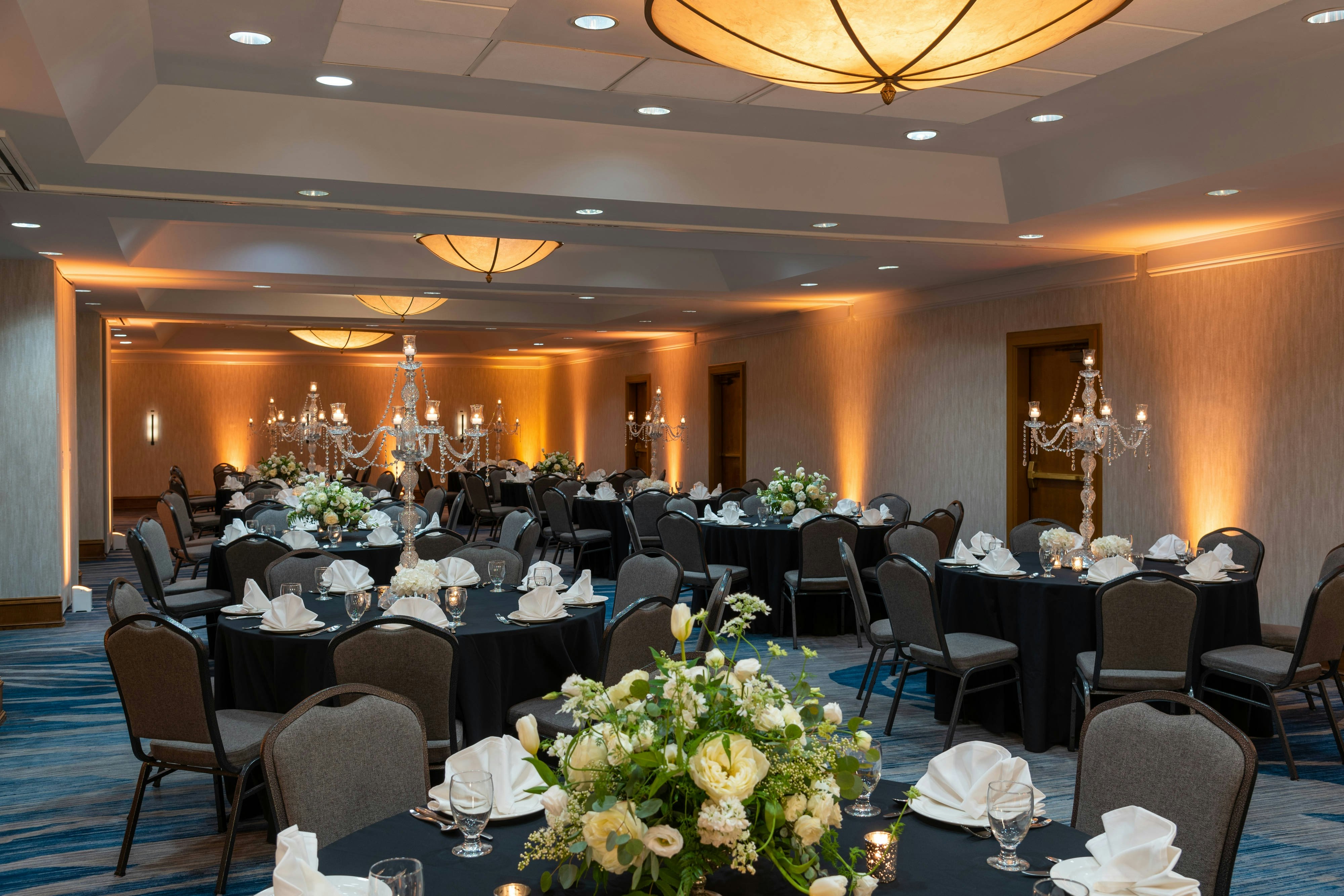 The Courtyard by Marriott Chicago at Medical District/UIC 4/7