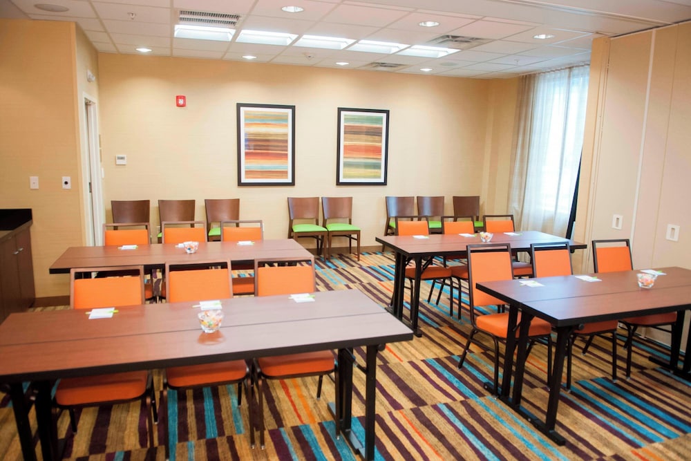 Fairfield Inn Suites Springfield Northampton Amherst 46/52