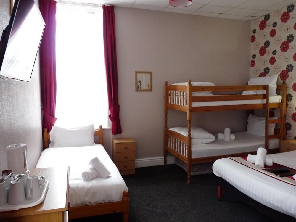 Hilbre Hotel 26/40
