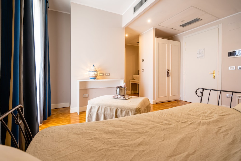 Capo Peloro Resort 8/43