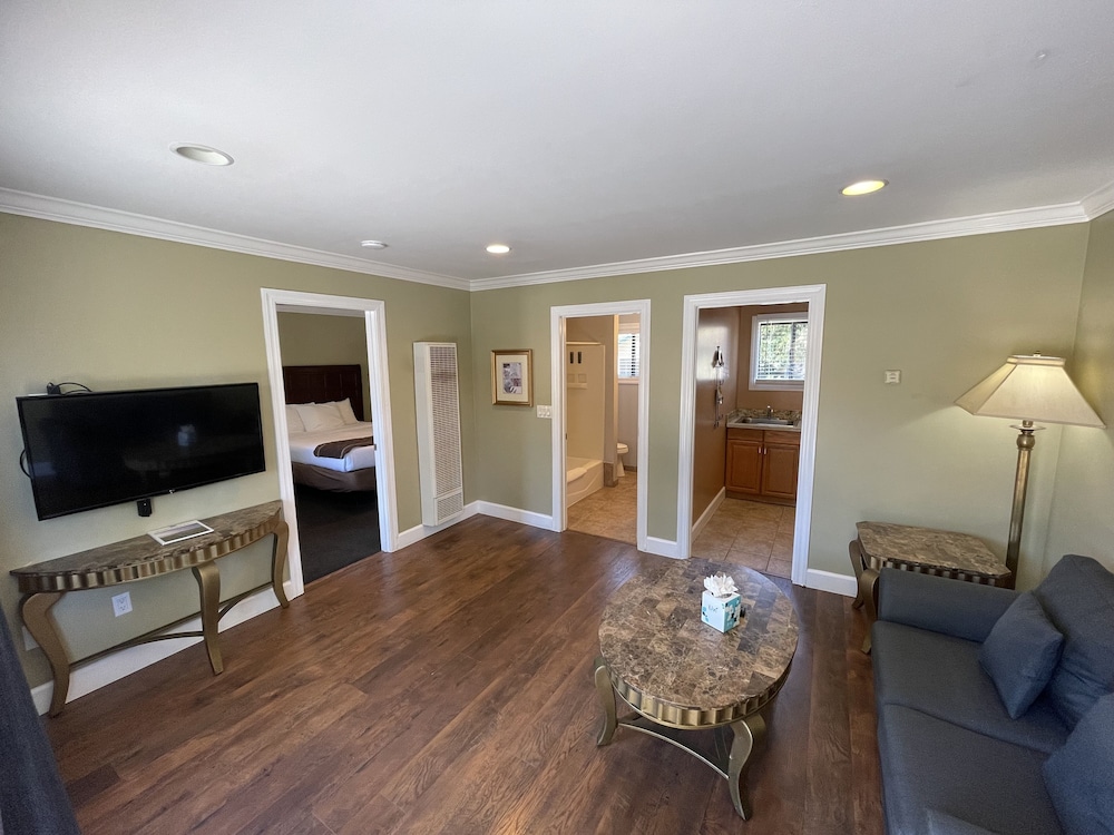 Sea Breeze Inn And Cottages 44/75