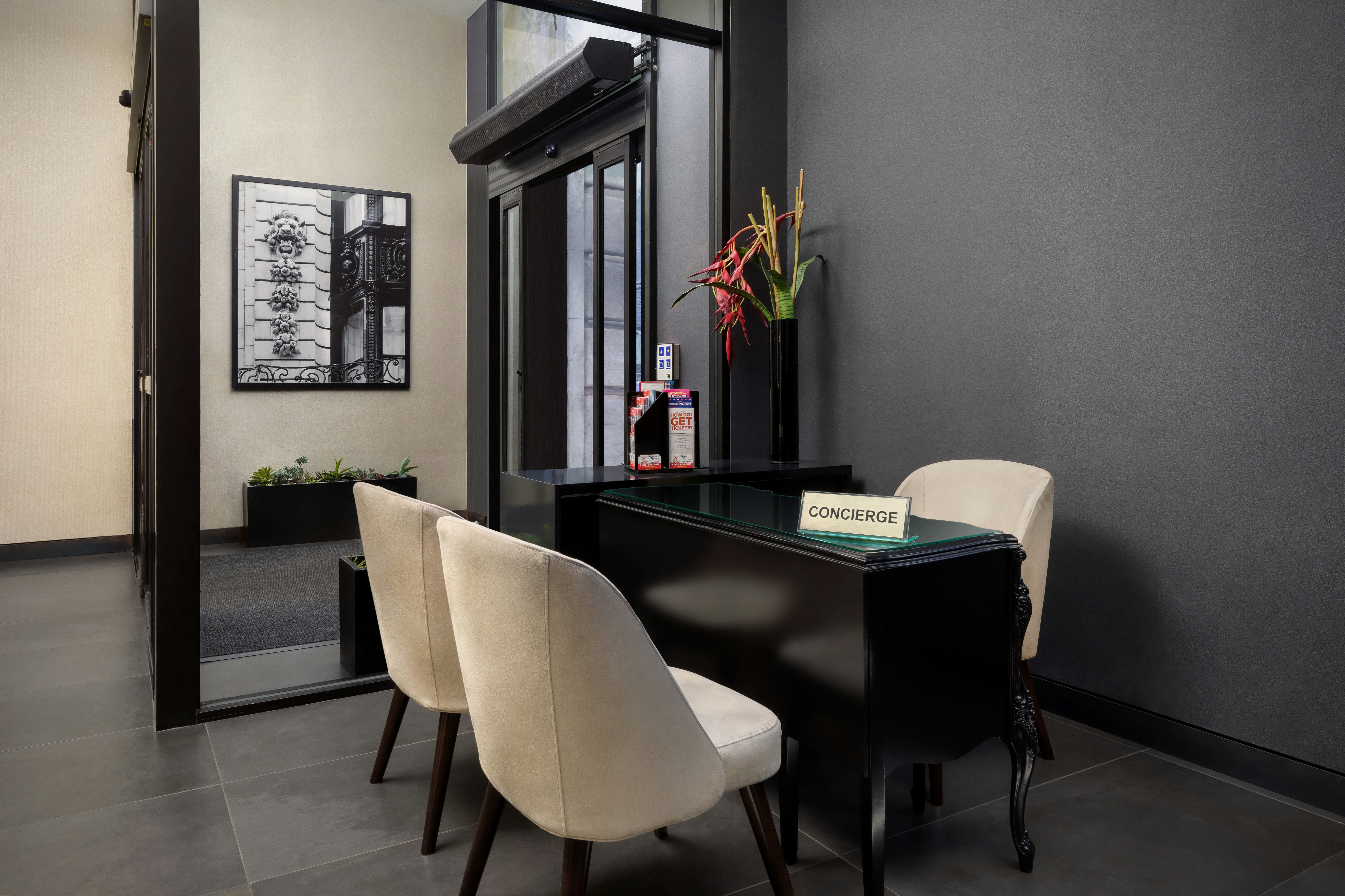 The Hotel at Fifth Avenue 25/29