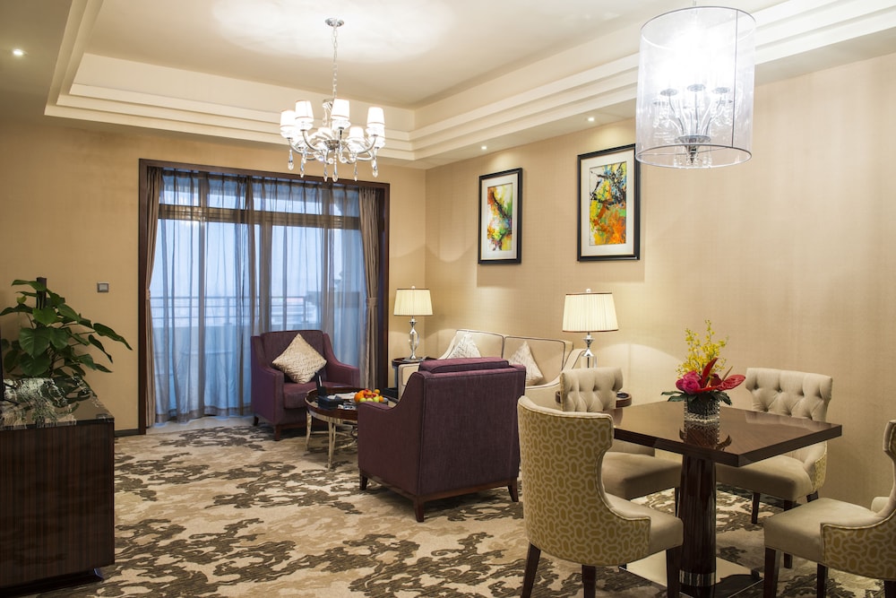 Longjiang Country Garden Phoenix Hotel 22/35