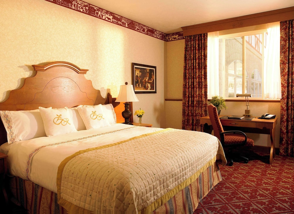 Penthouse Suite, King Bed, Sofa, Jetted Tub, Balcony
