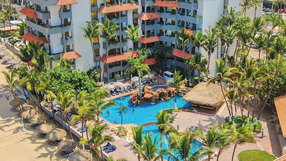 Luna Palace Hotel and Suites 60/65