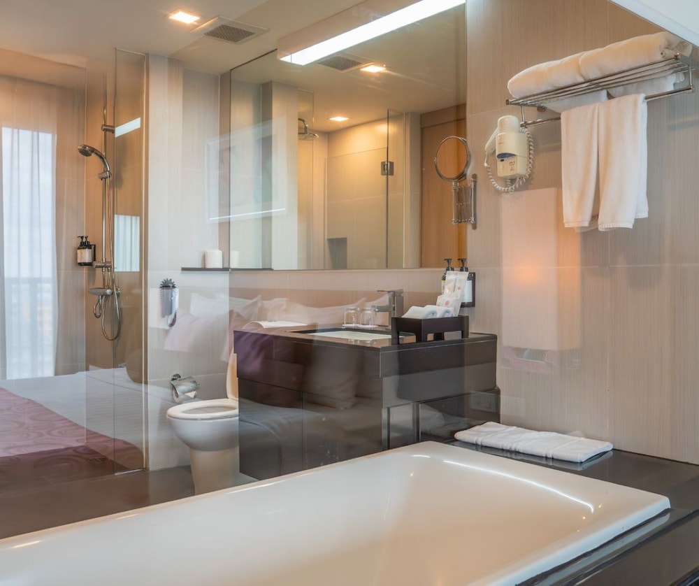 Amaranth Suvarnabhumi Hotel 48/49