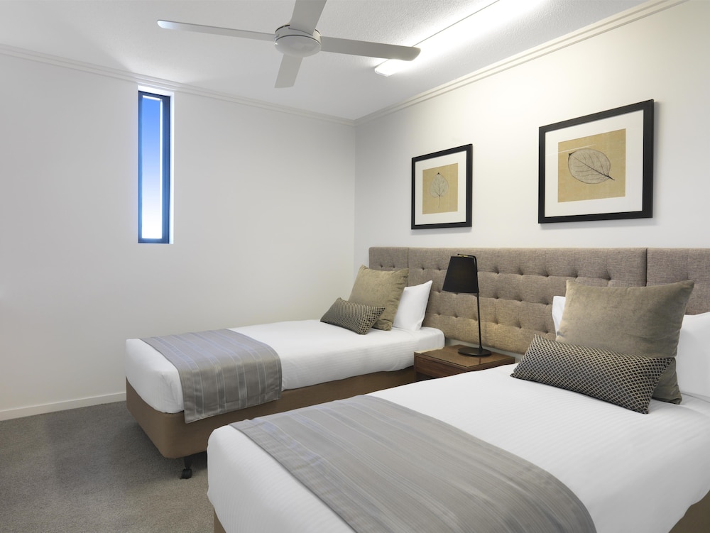 Oaks Mackay Carlyle Suites 15/55