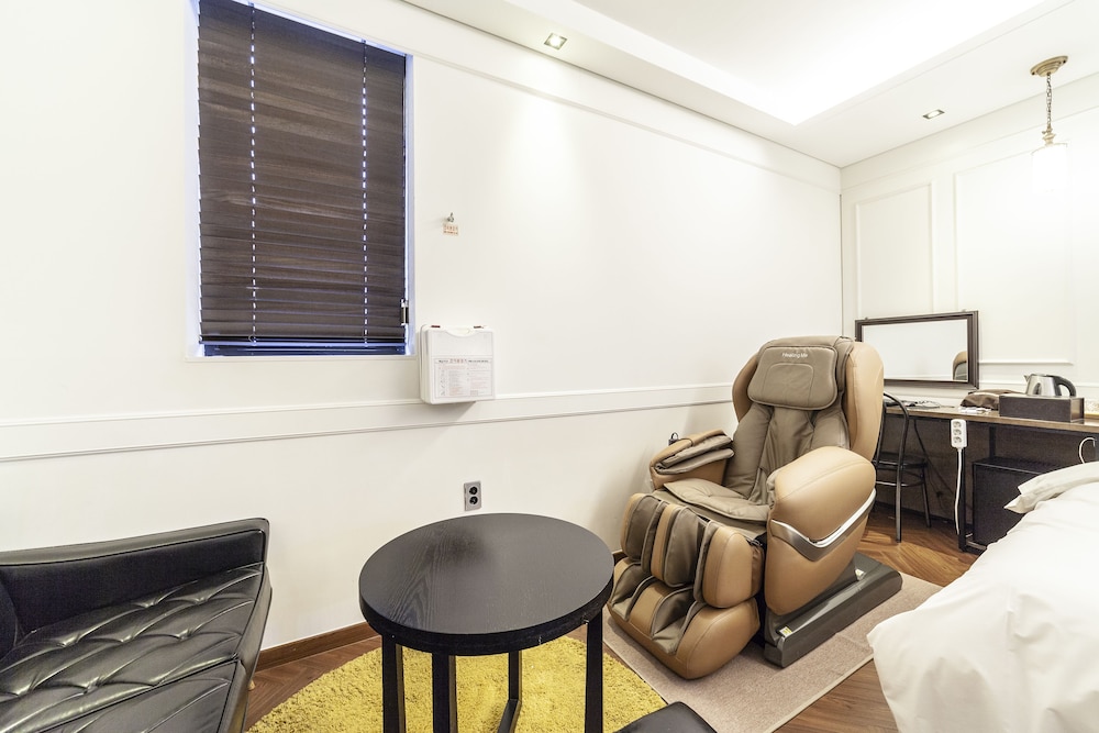Stay 53 Hotel 35/50