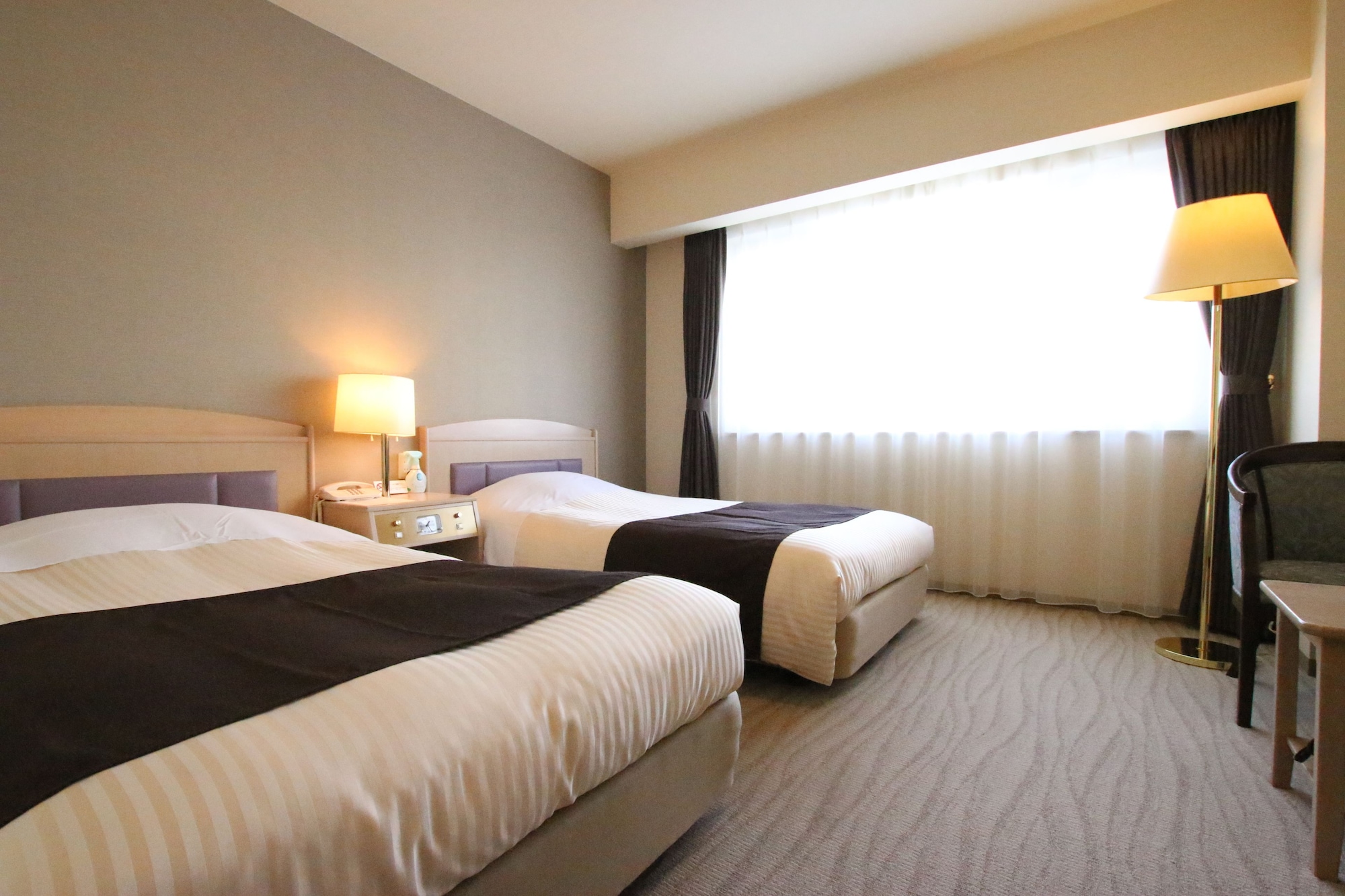 ROOM, TWIN BEDS, SMOKING