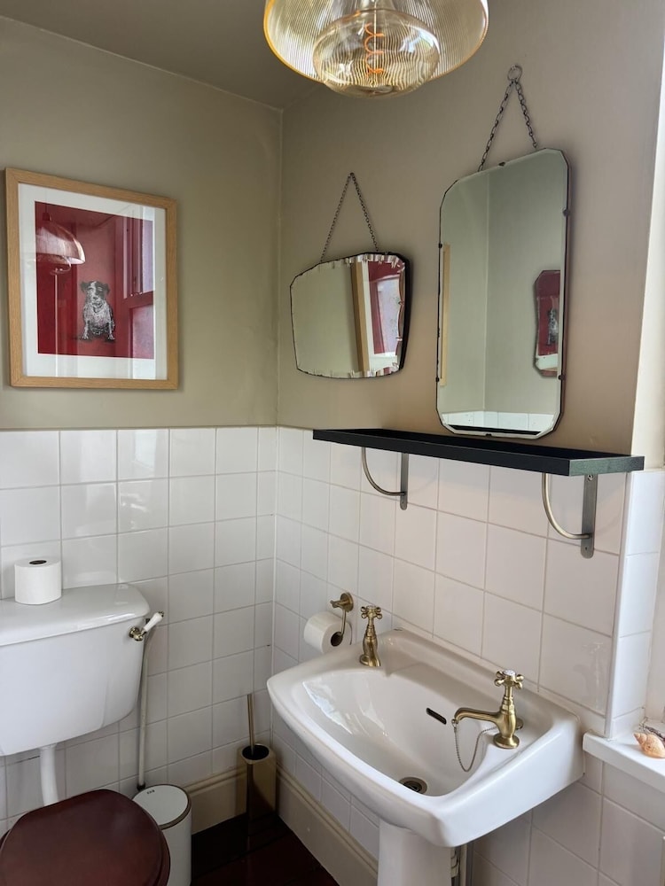 James' Place At Brynawel 43/48