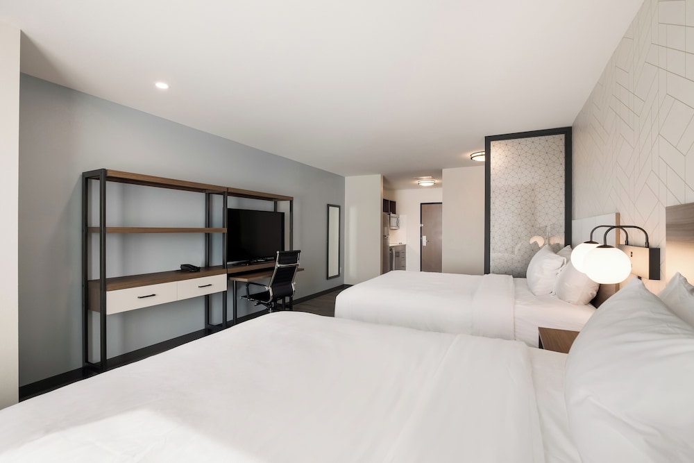 Everhome Suites San Bernardino - Loma Linda 24/59