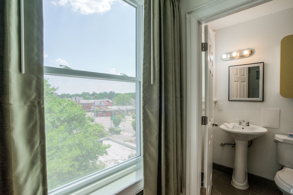 Quality Inn & Suites Kansas City Downtown 49/50