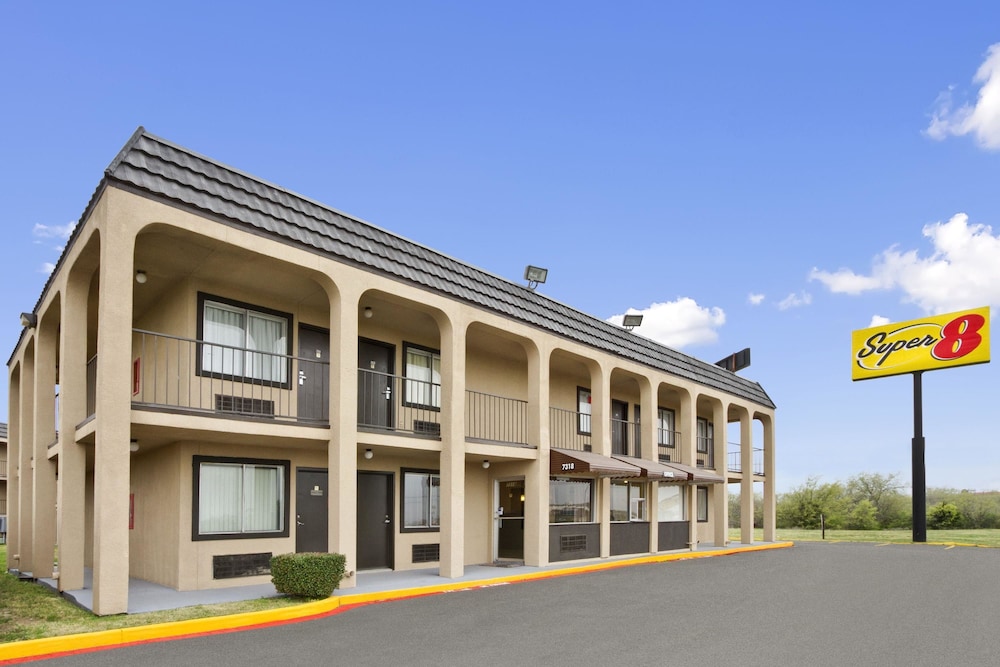 Super 8 By Wyndham Fort Worth Tx 1/13