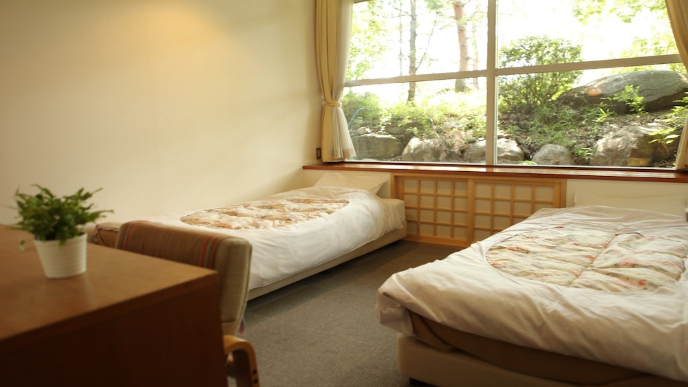 BUSINESS, TWIN BEDS