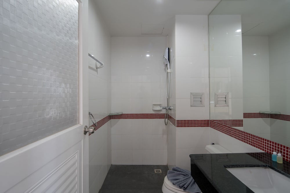 Baan Thai Beach Side Residence 50/50