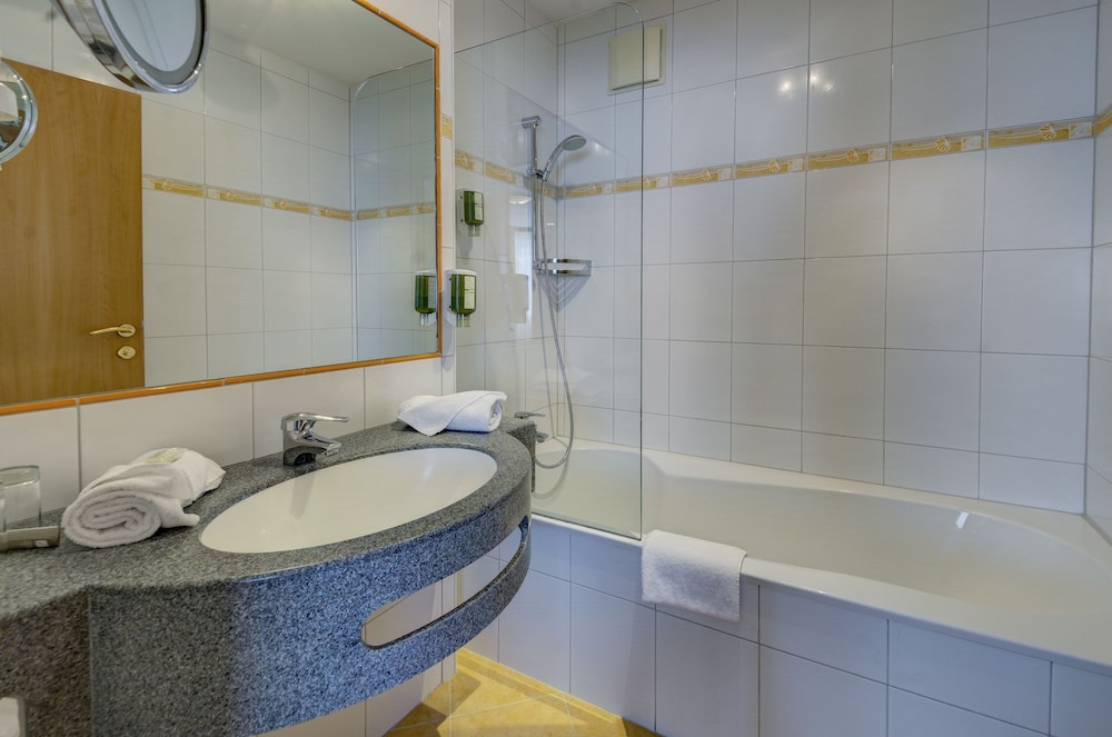 VERWOHN HOTEL VOTTERS SPORTKRISTAL 49/50
