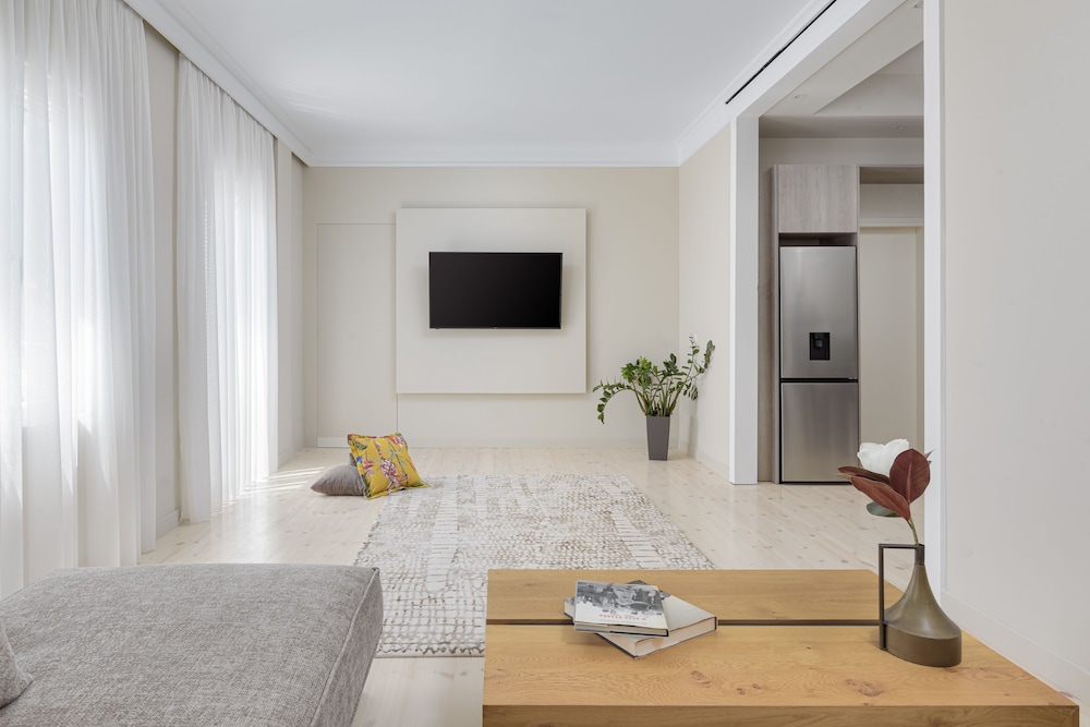 Thiramenous Residence 23/29