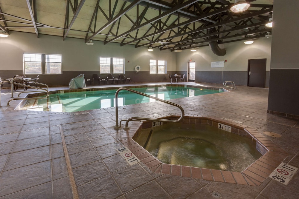 Drury Inn and Suites Las Cruces 24/39