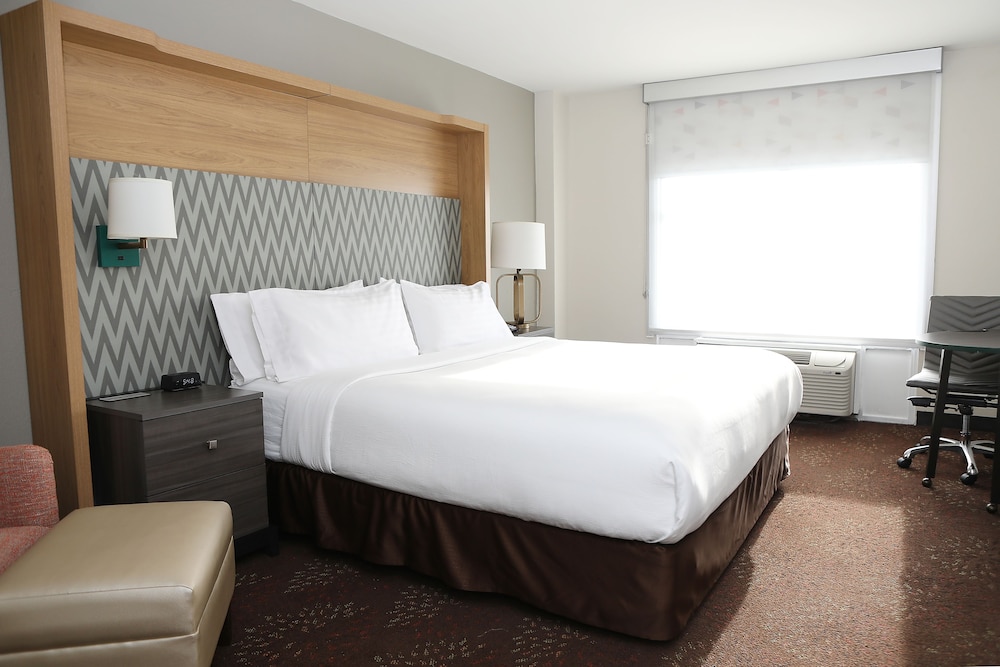 Holiday Inn Chicago O'Hare 16/71