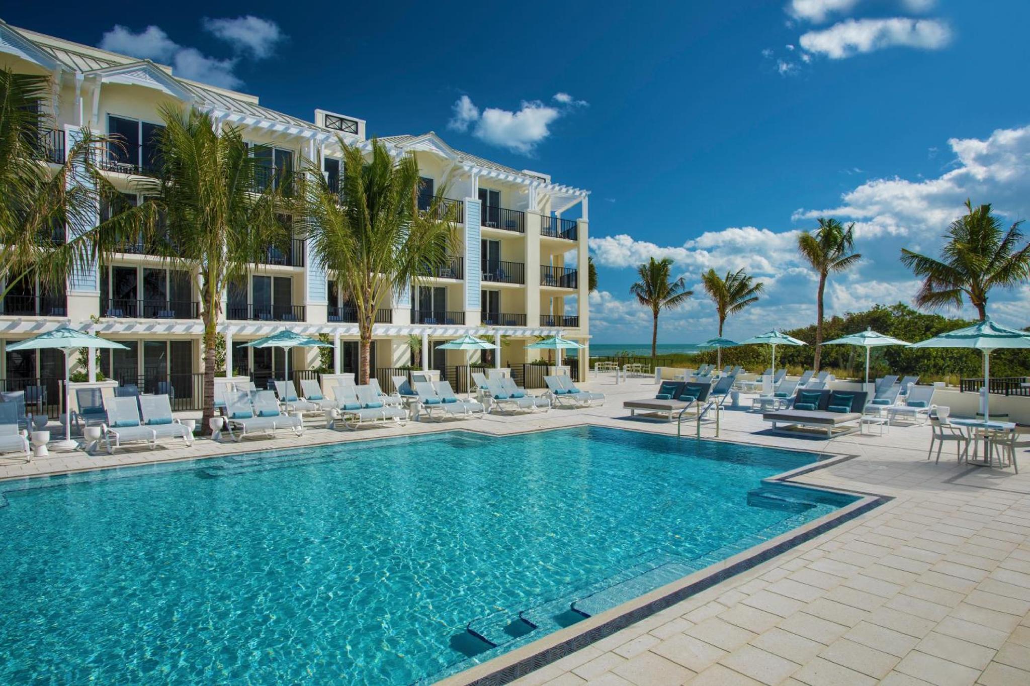 Hutchinson Shores Resort Spa 51/52