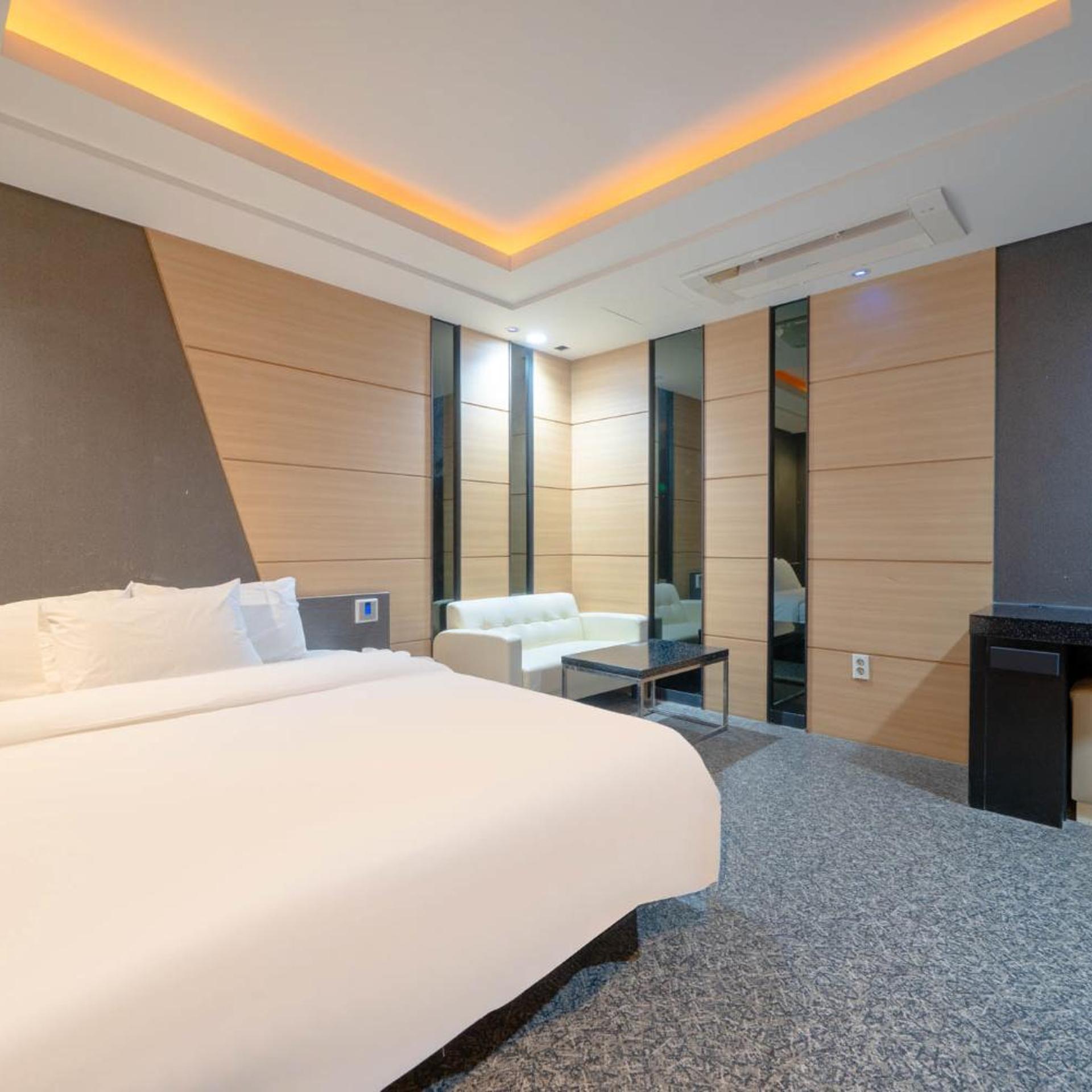 Ava Hotel Changwon 17/99