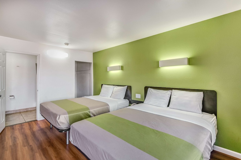 Motel6 Visalia, CA 20/50