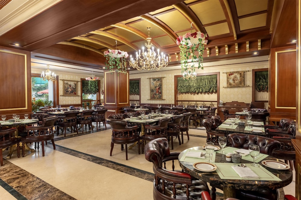 Radisson Hotel Jalandhar 38/50