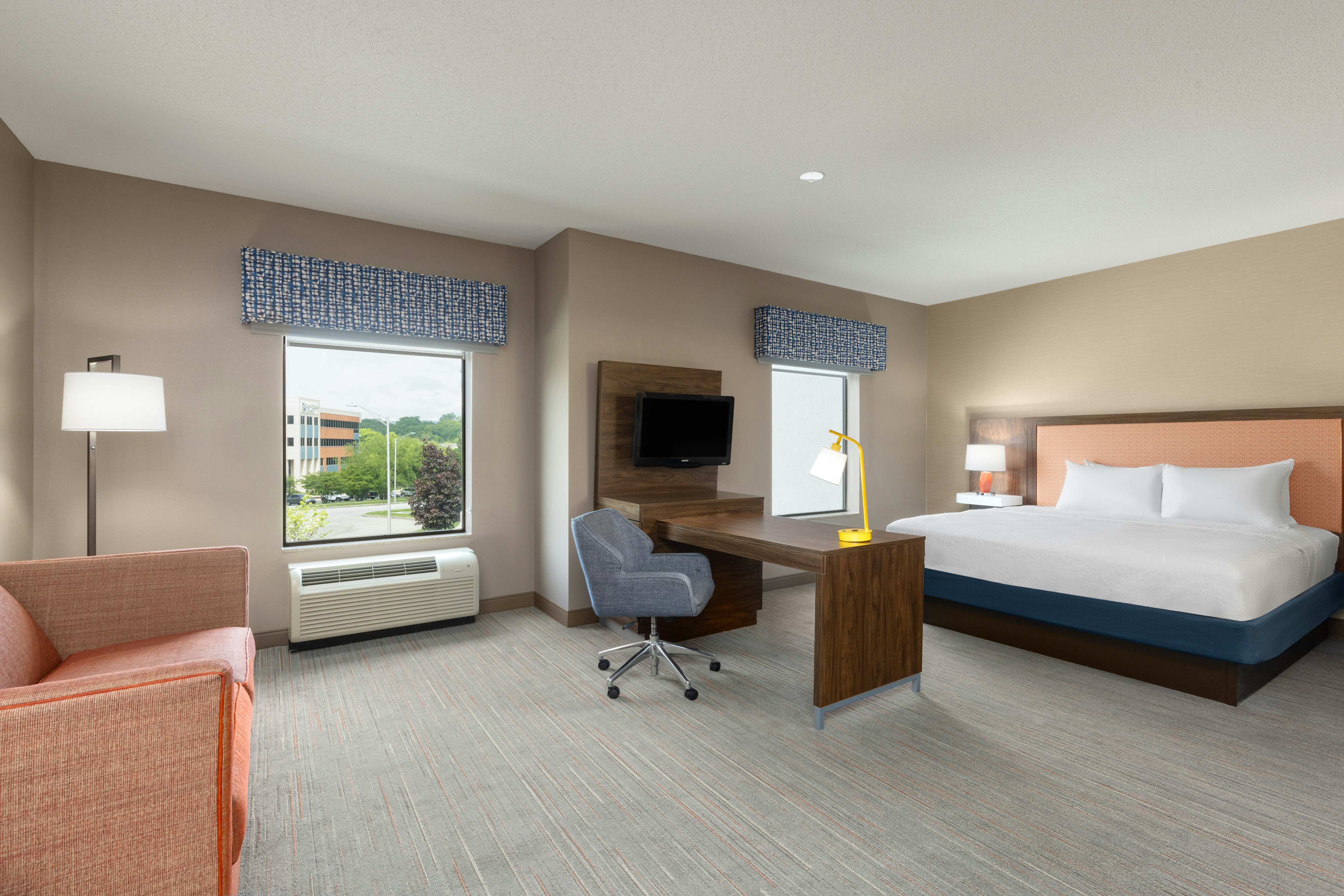STUDIO, KING BED, ACCESSIBLE