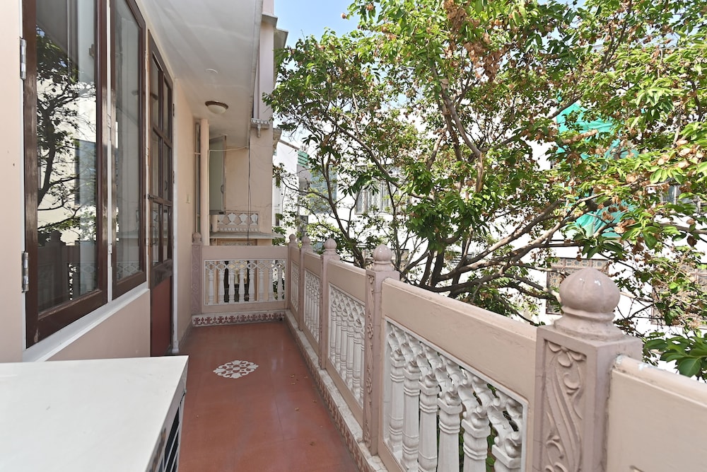 Om Niwas Suite Hotel 8/67