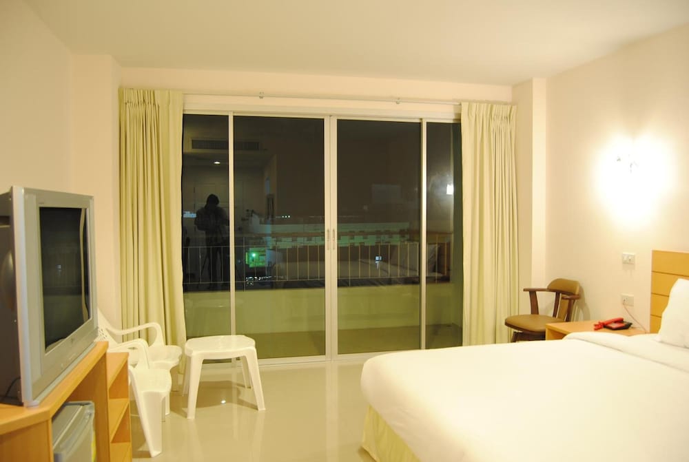 Baan Manthana Hotel 25/50