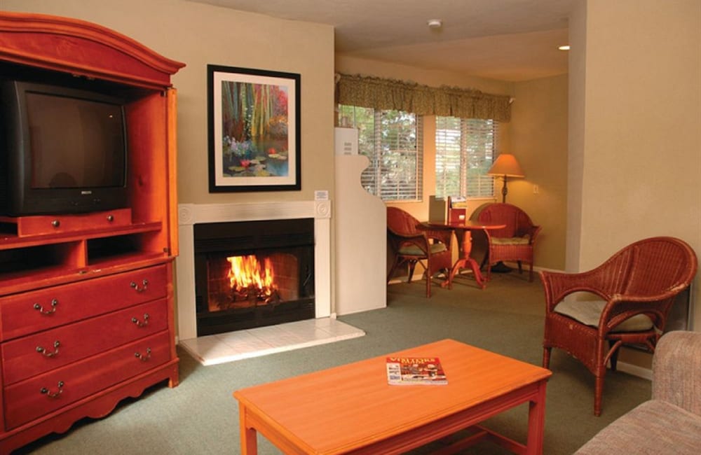 Cambria Pines Lodge 29/41