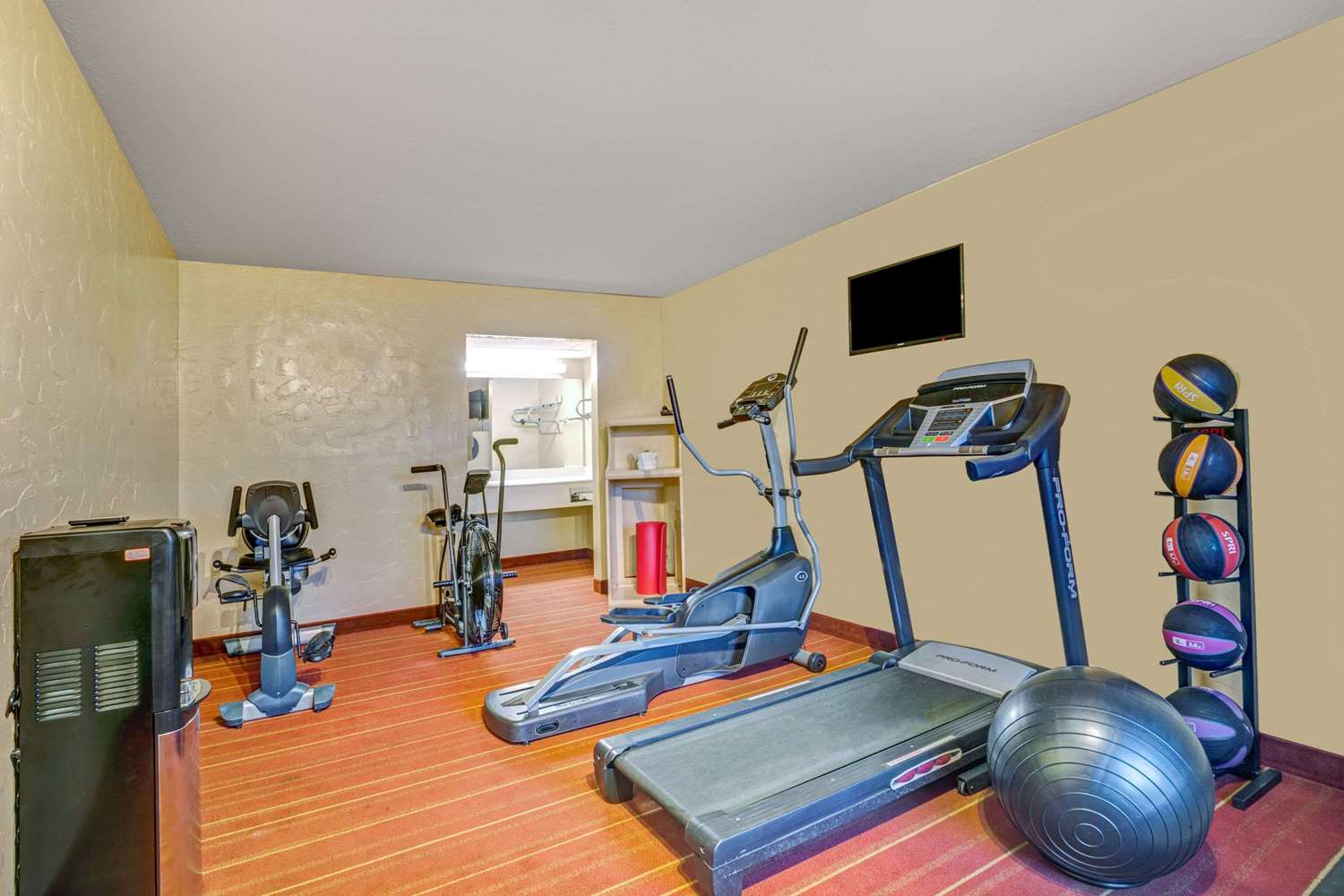 Days Inn By Wyndham Louisville Airport Fair And Expo Center 17/32