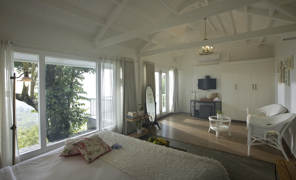 Hills And Hues Resort Thekkady 22/68