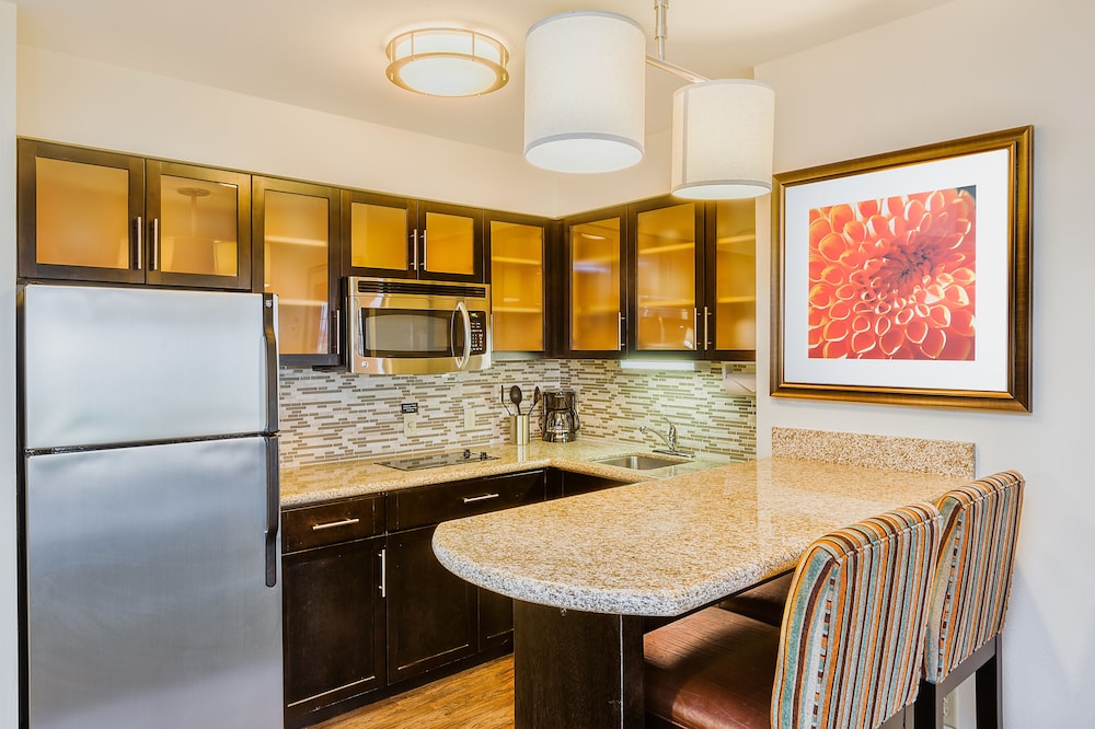 Staybridge Suites Bismarck 63/78