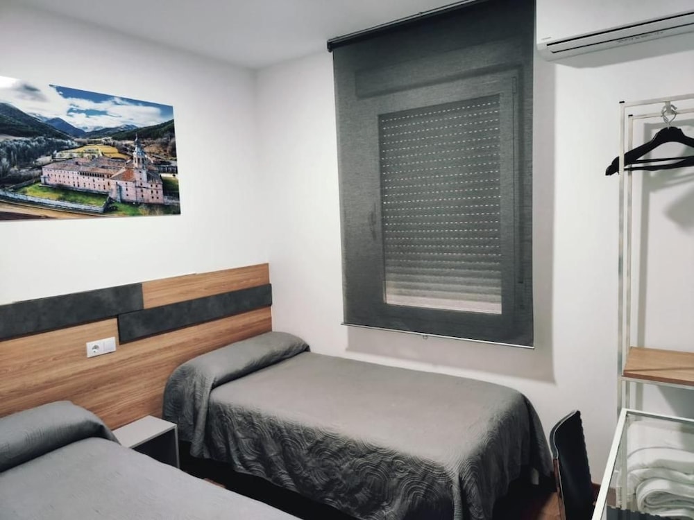 Hostal Rioja Condestable 7/48