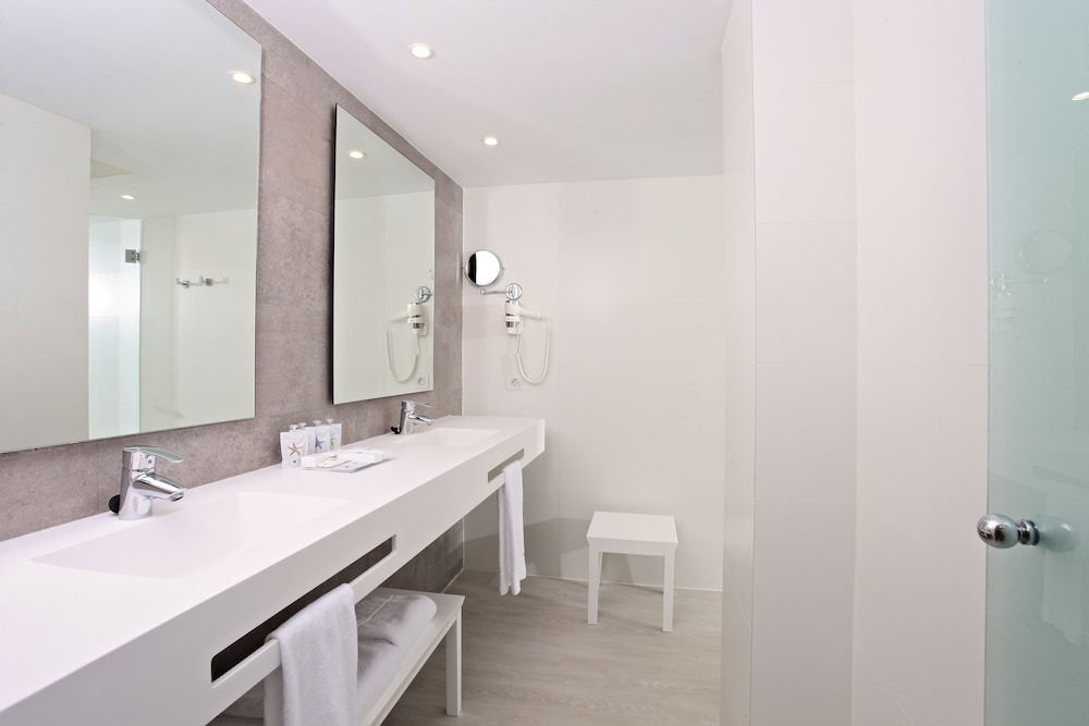Iberostar Waves Cala Millor - Adults Only 84/86