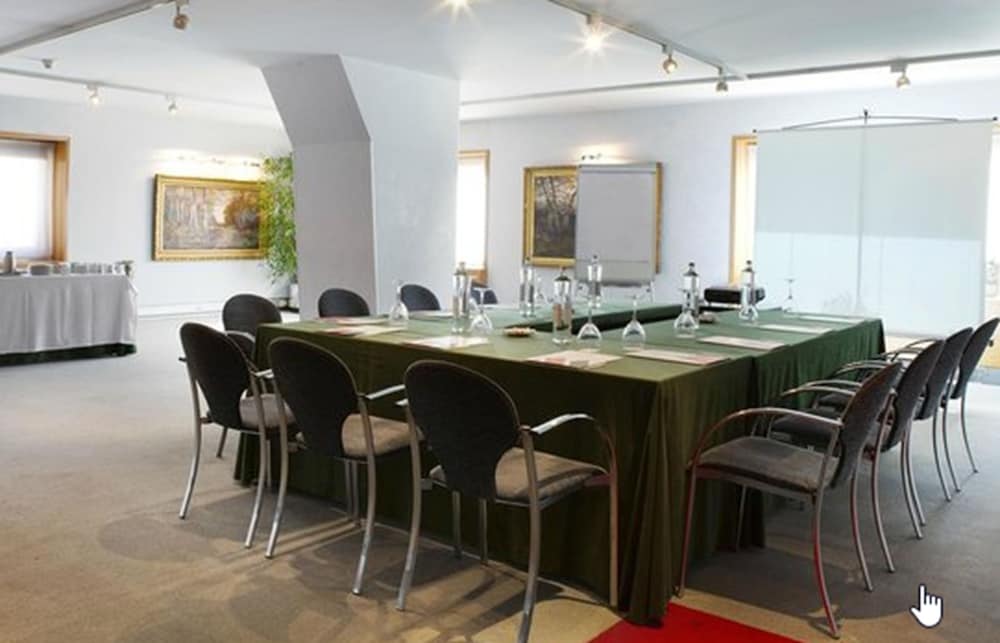 Aparthotel Atenea Valles 60/62