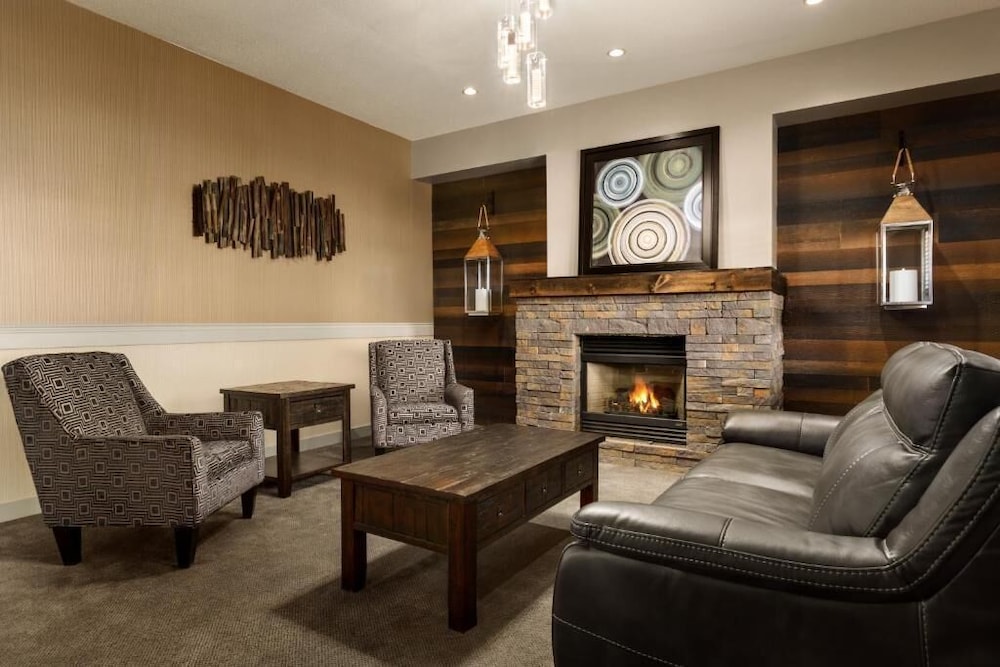 Days Inn and Suites by Wyndham Brooks 29/34