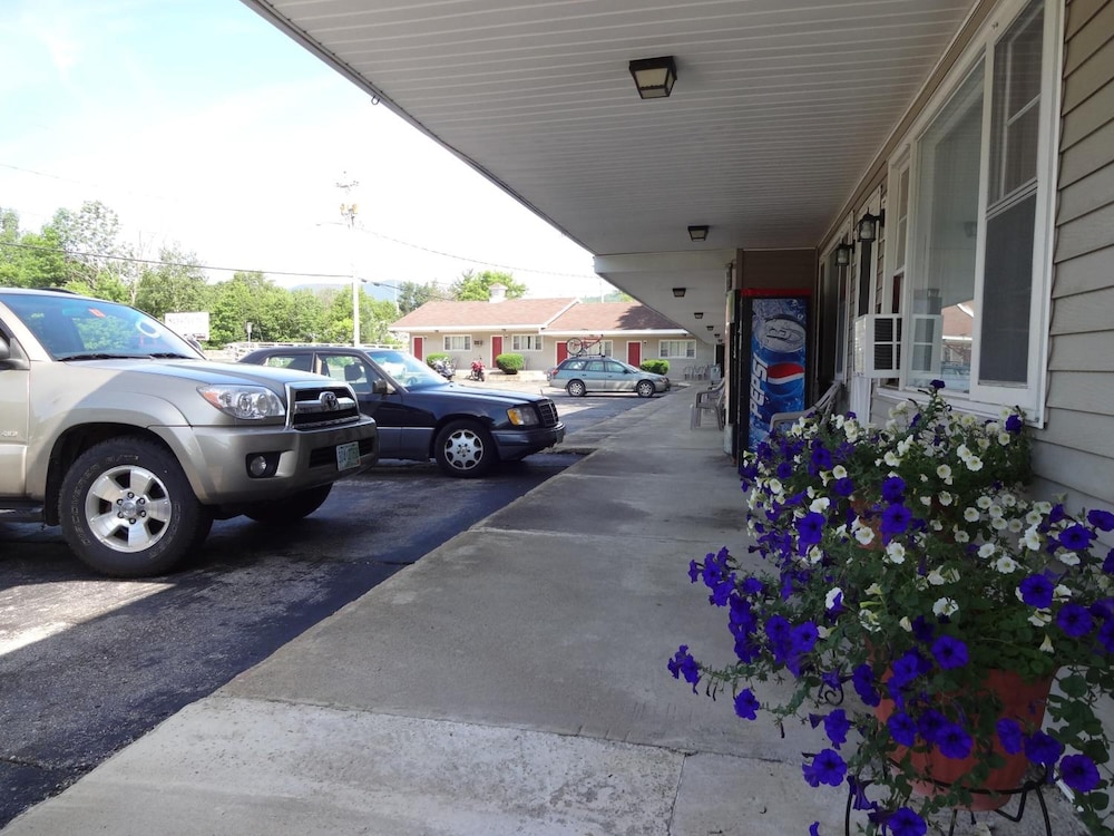 Gorham Motor Inn 47/58