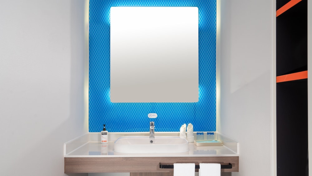 HOLIDAY INN EXPRESS Chengdu High-Tech Zone 16/78