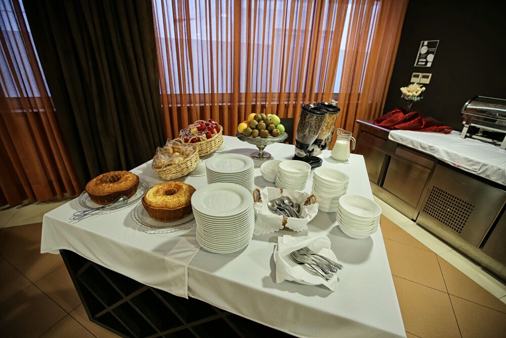 Hotel Recinto 20/28