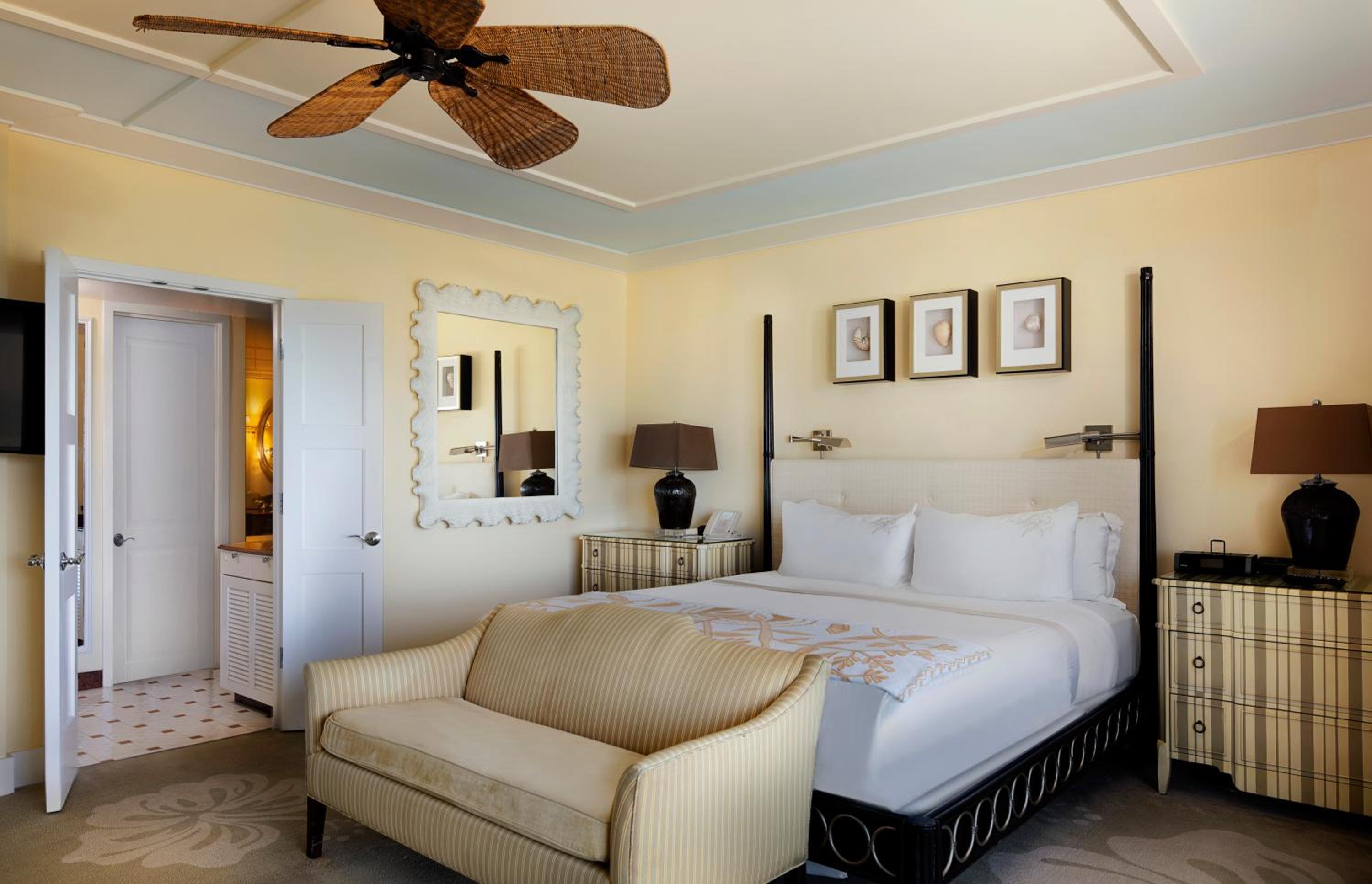 Room, Lagoon View
